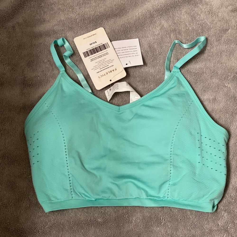 Fabletics Seamless Delta Midi Sports Bra